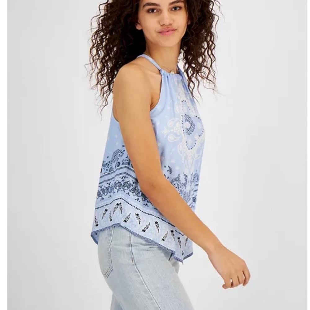 Super cute and comfy halter top!